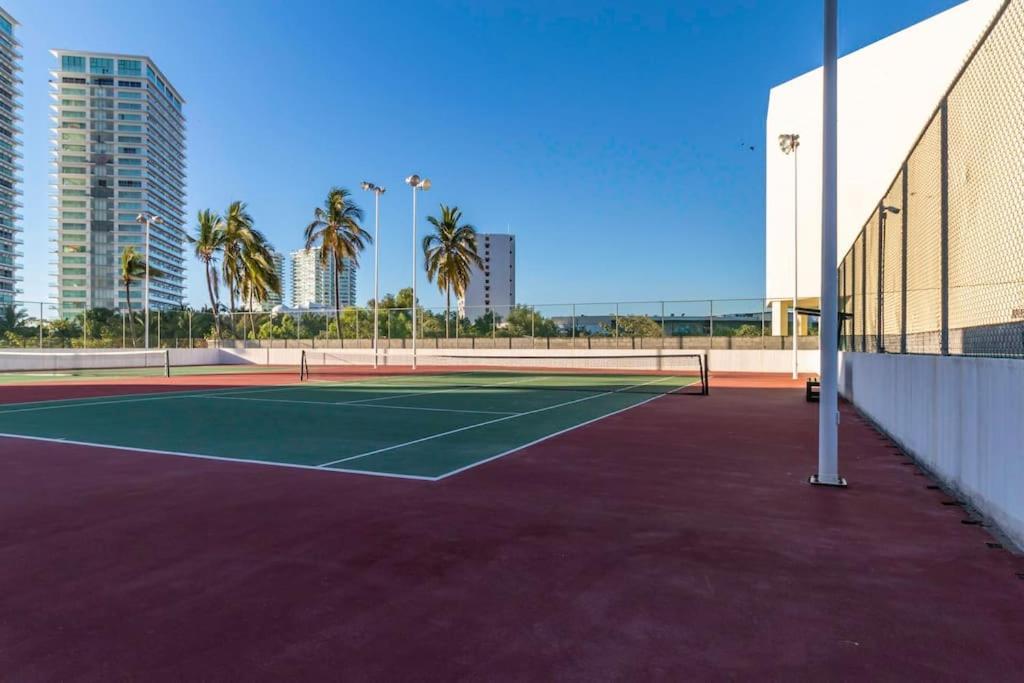 Ocean Front Grand Venetian Corner Condo Puerto Vallarta Exterior photo
