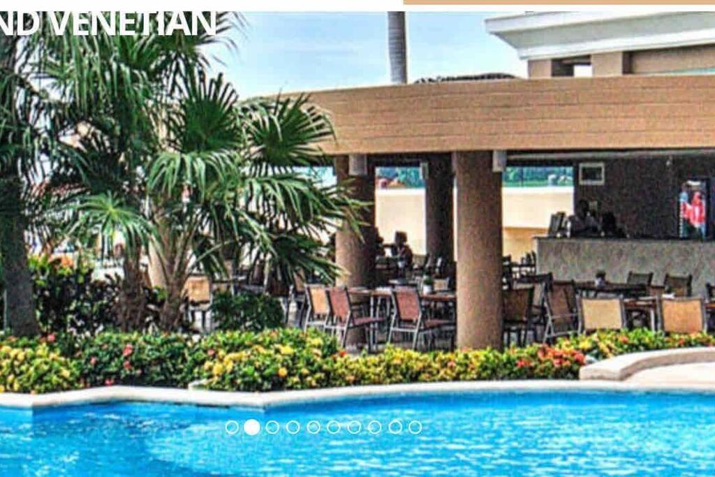Ocean Front Grand Venetian Corner Condo Puerto Vallarta Exterior photo