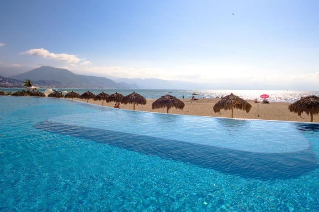 Ocean Front Grand Venetian Corner Condo Puerto Vallarta Exterior photo