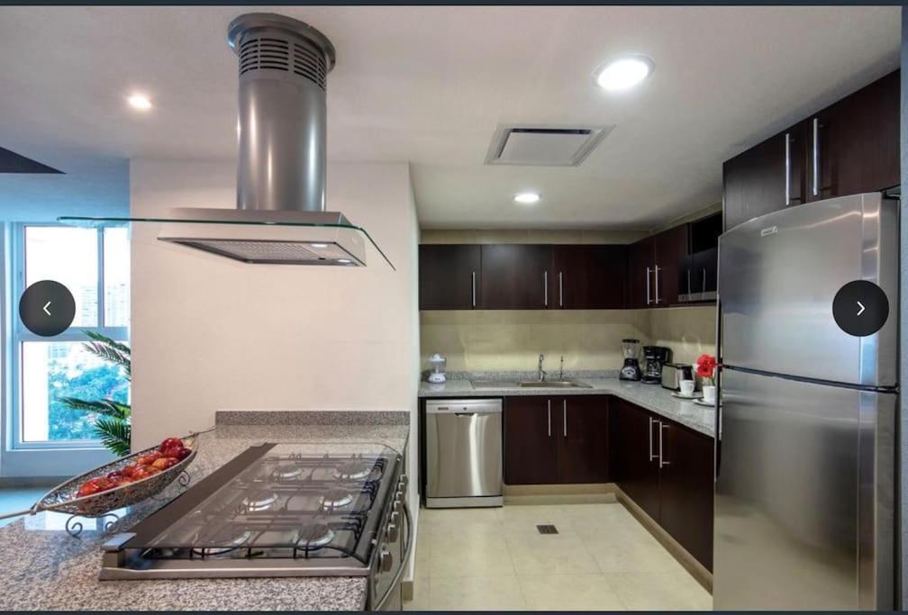 Ocean Front Grand Venetian Corner Condo Puerto Vallarta Exterior photo